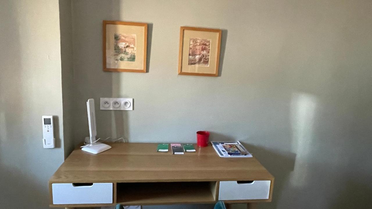 Au Coeur Du Vieux Toulon Au Calme Appartement Renove Climatise Confortable Etage Eleve Avec Ascenseur Proche Parking Et Toutes Commodites Exterior photo